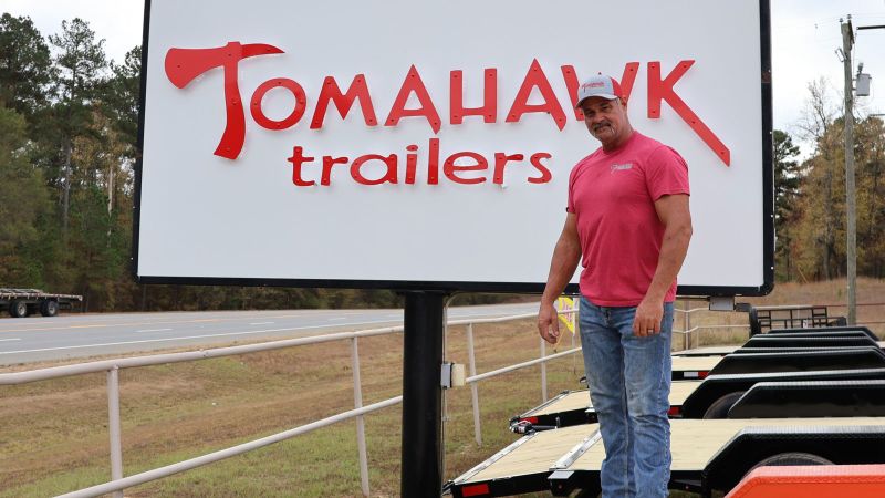 The Master’s Touch: How David Lindley Guides Tomahawk Trailers’ Welding Team to Excellence