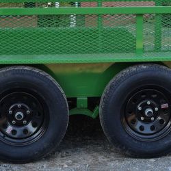 tomahawk trailers tires